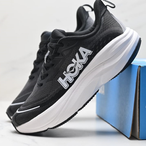 美國限定版 HOKA SKYFLOW 透氣緩震輕量跑鞋運動鞋波鞋